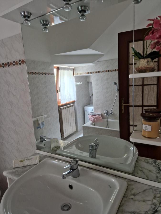Borgocastello Apartment Rezzonico Bagian luar foto