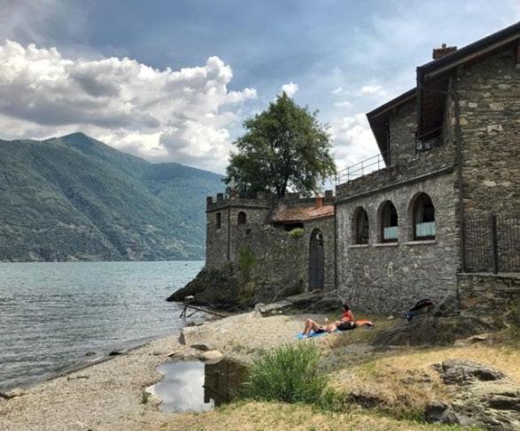Borgocastello Apartment Rezzonico Bagian luar foto