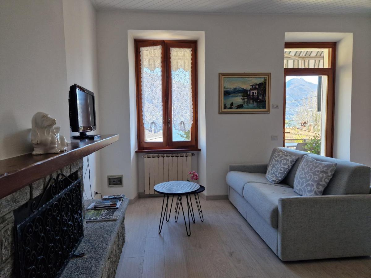 Borgocastello Apartment Rezzonico Bagian luar foto
