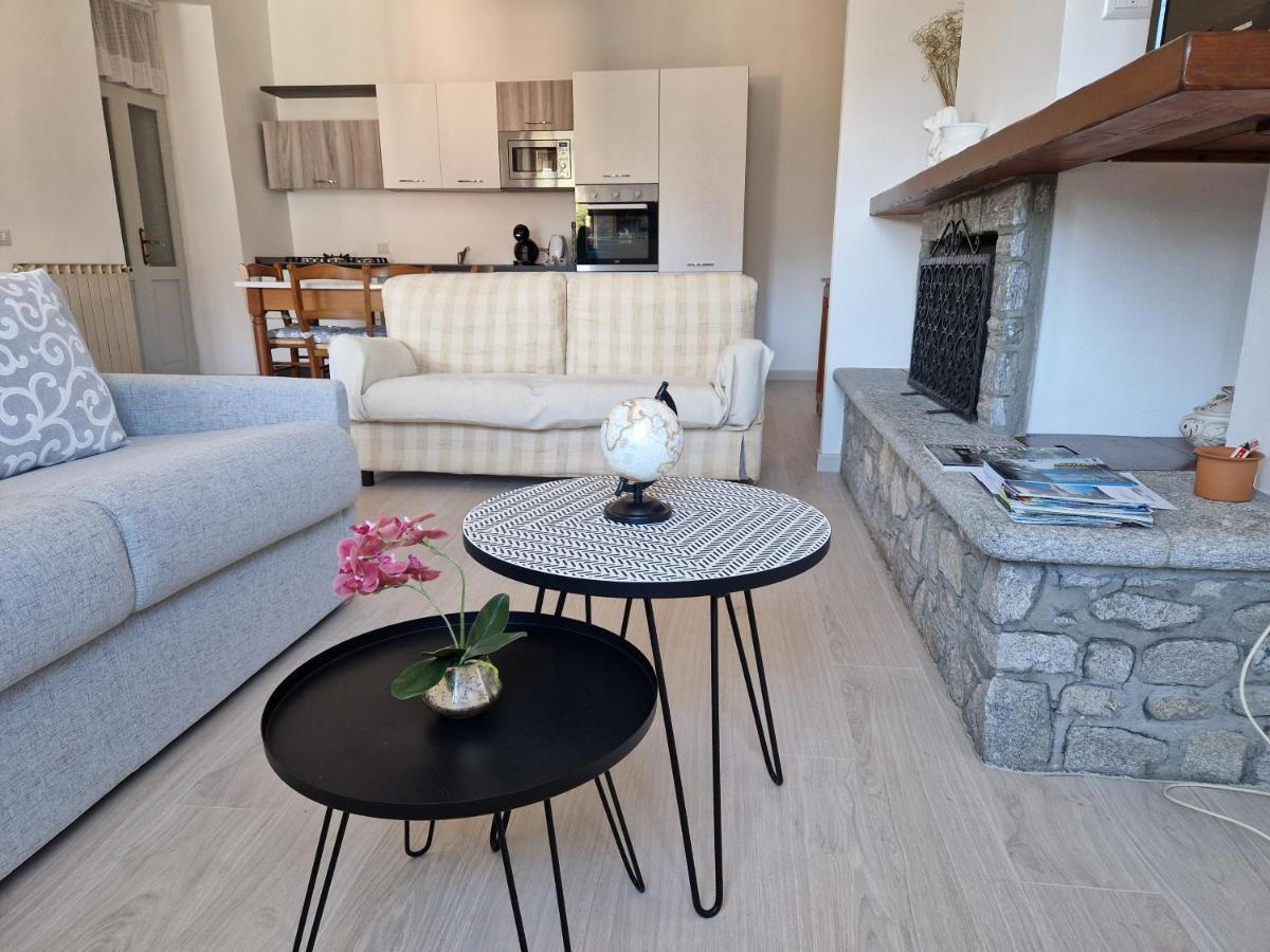 Borgocastello Apartment Rezzonico Bagian luar foto